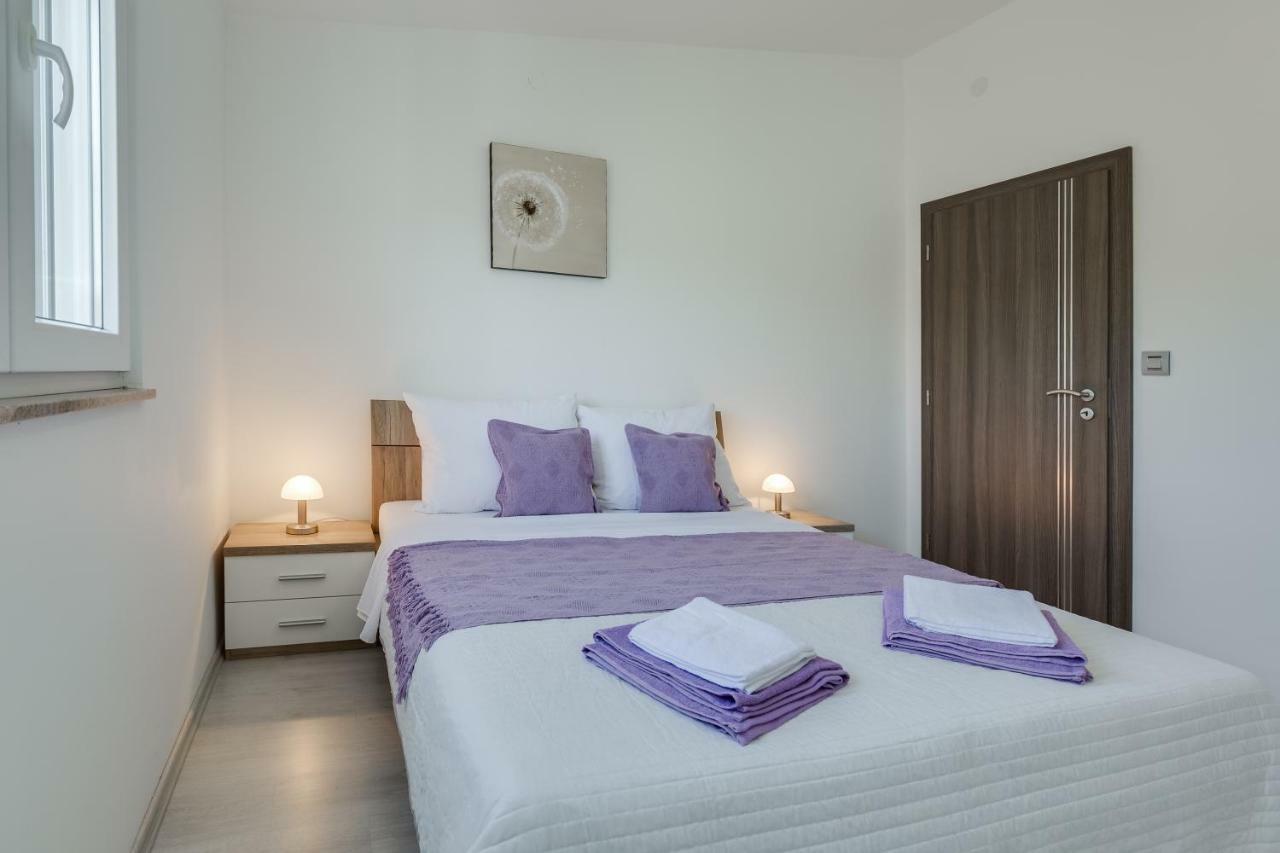 Modern And Spacious Apartment Bibinje Esterno foto