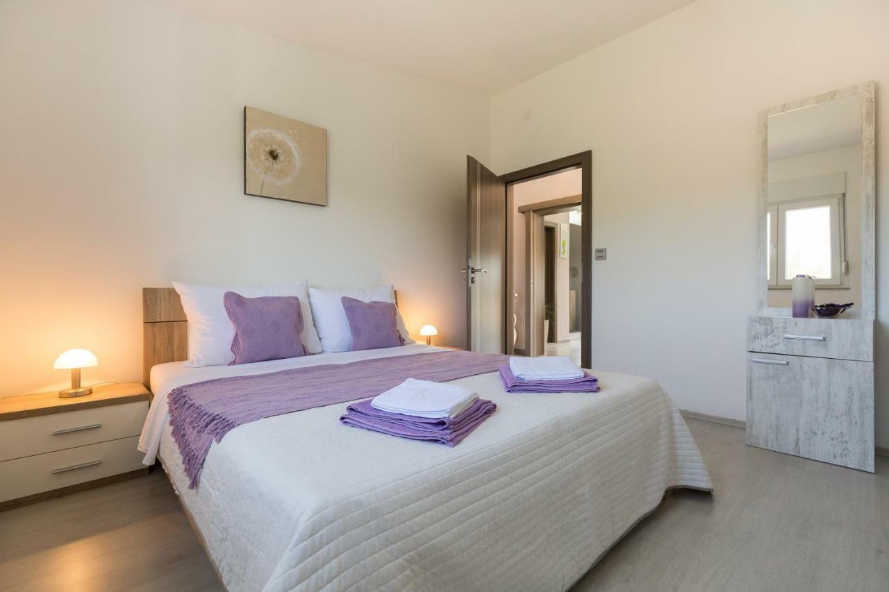 Modern And Spacious Apartment Bibinje Esterno foto
