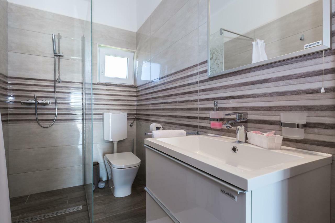 Modern And Spacious Apartment Bibinje Esterno foto