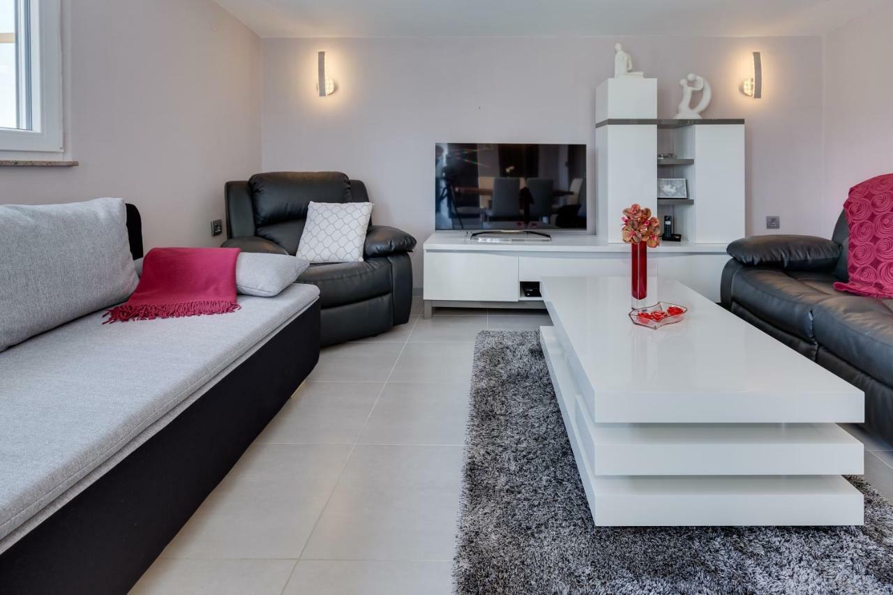 Modern And Spacious Apartment Bibinje Esterno foto