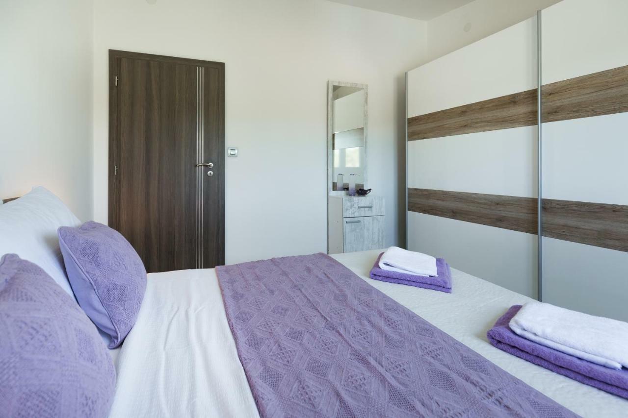 Modern And Spacious Apartment Bibinje Esterno foto