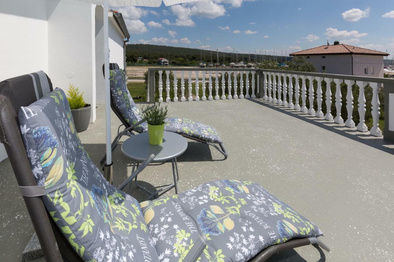 Modern And Spacious Apartment Bibinje Esterno foto