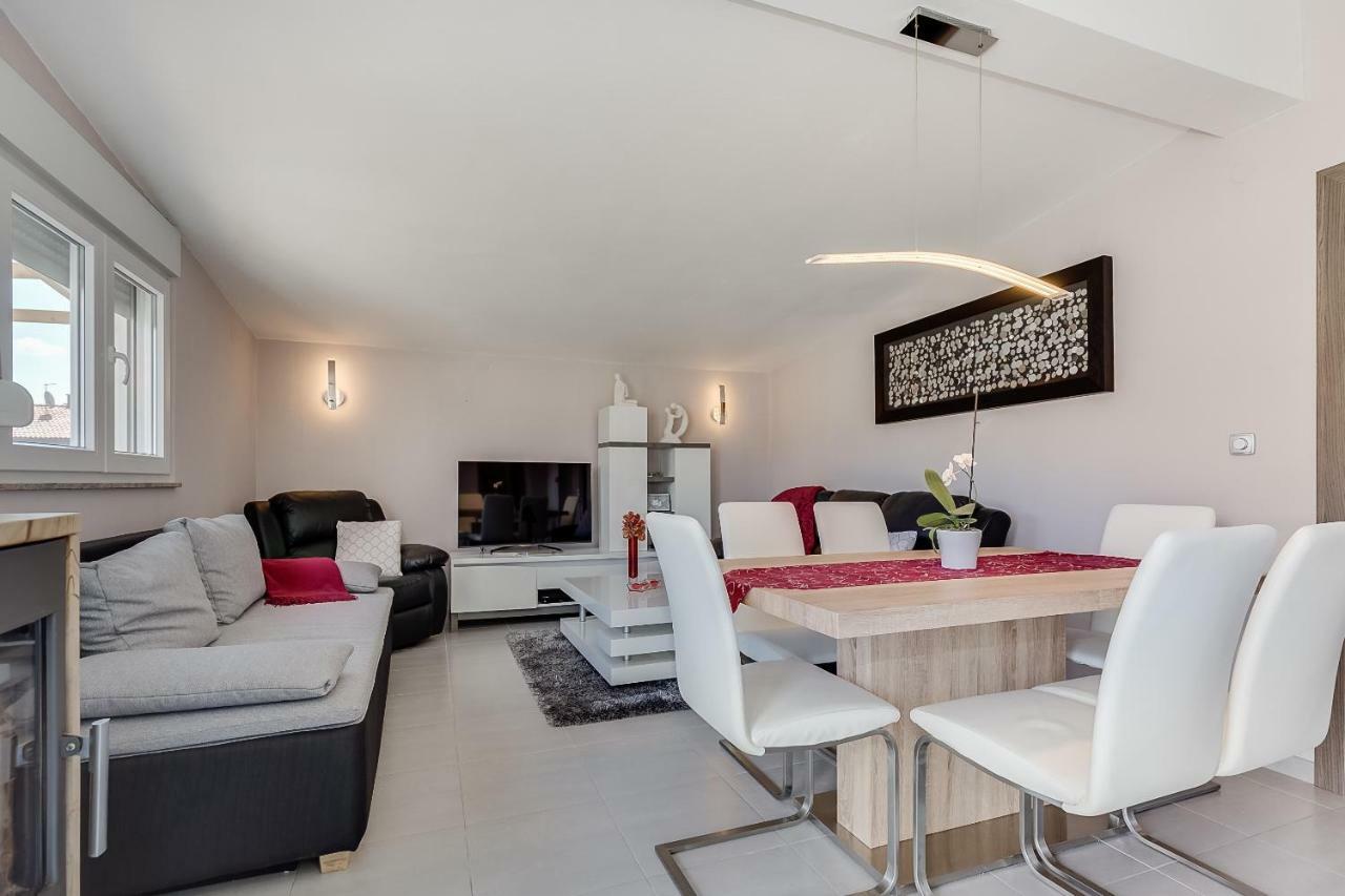Modern And Spacious Apartment Bibinje Esterno foto