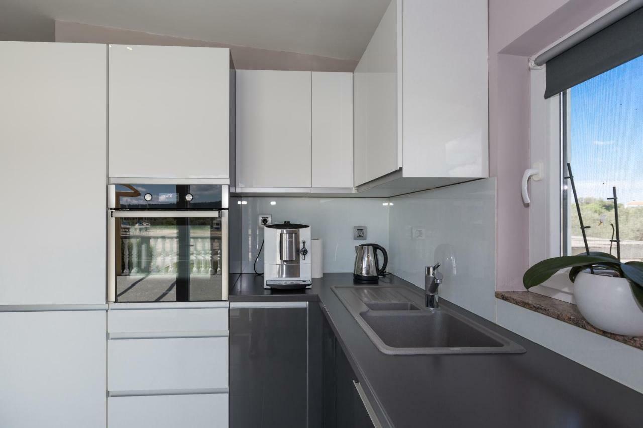 Modern And Spacious Apartment Bibinje Esterno foto